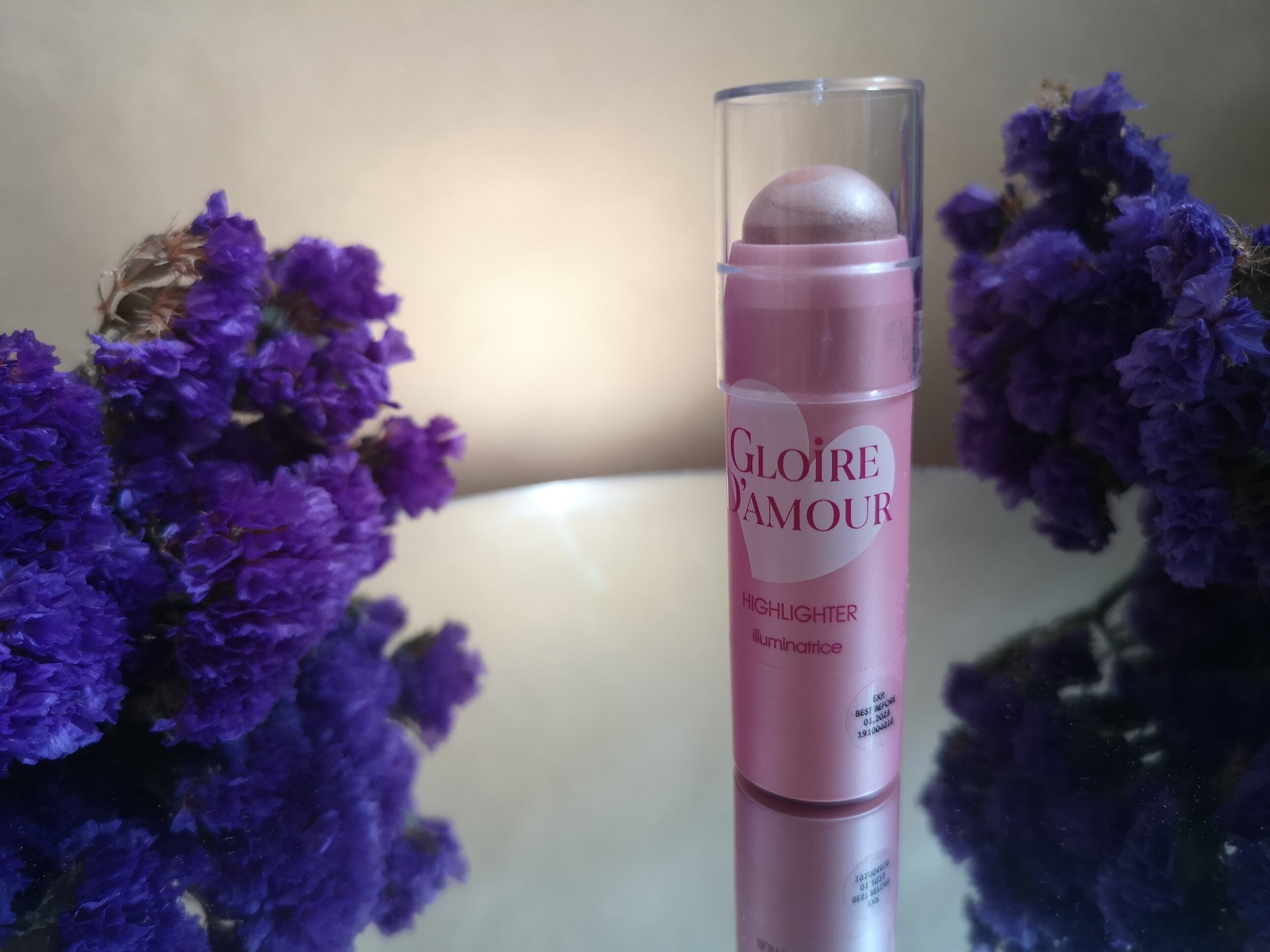 Ivivienne-sabo-highlighter.jpg