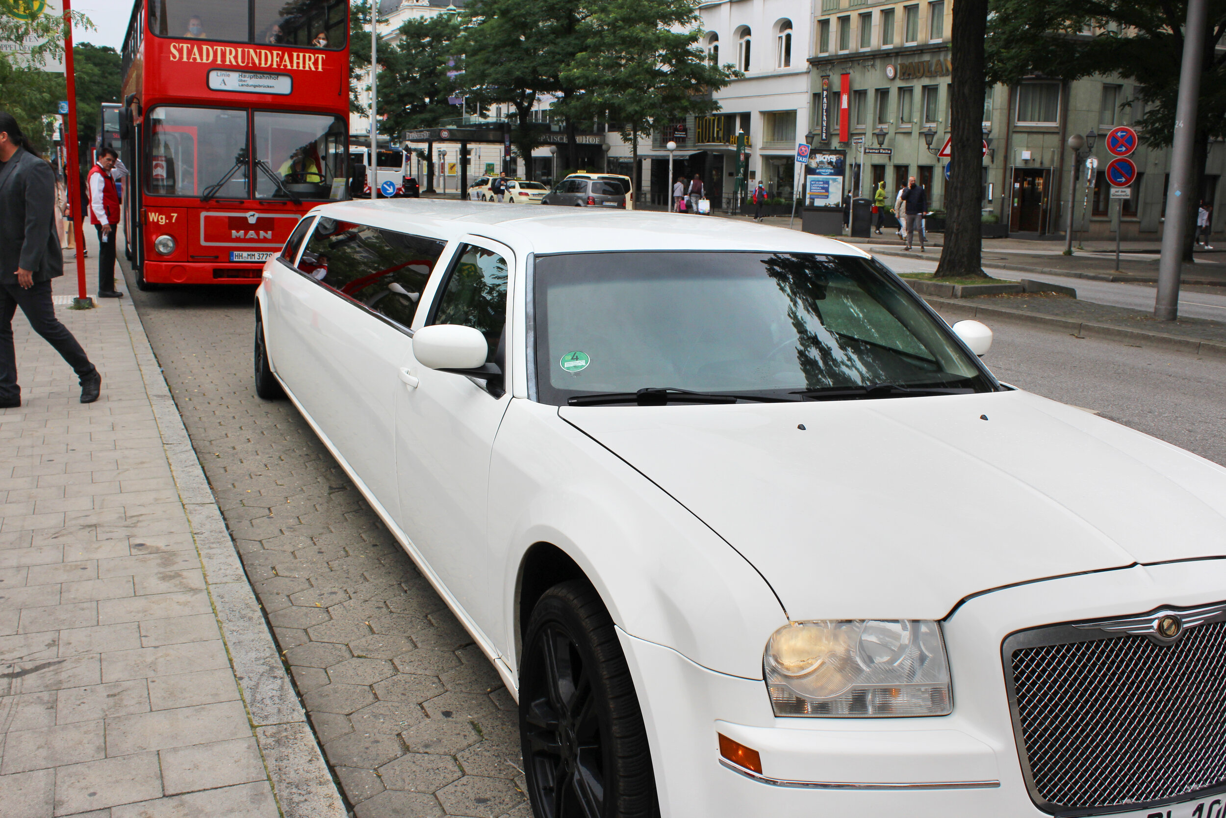 Ab dem Hamburger Hauptbahnhof ging es mit der Stretch Limo weiter.